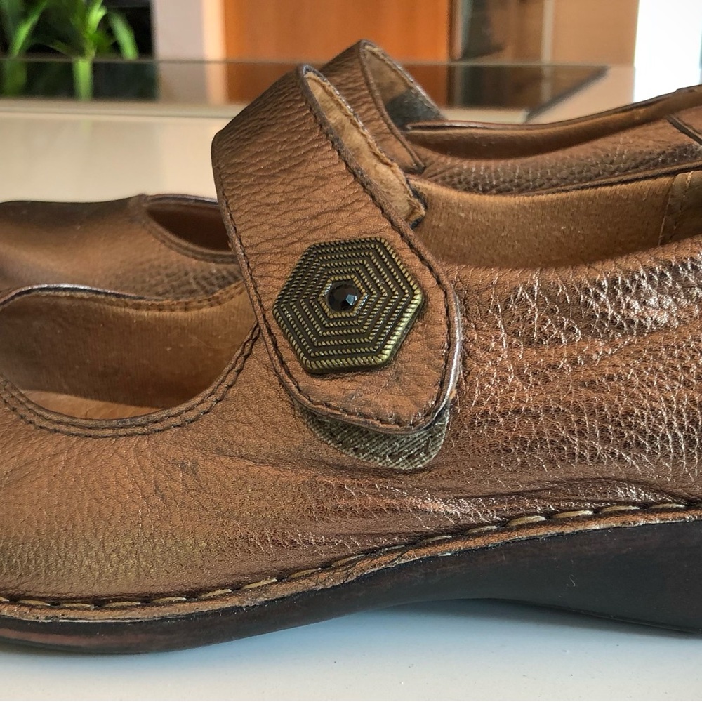 Montana artisan crafted Bronze Leather Mary Jane Shoes